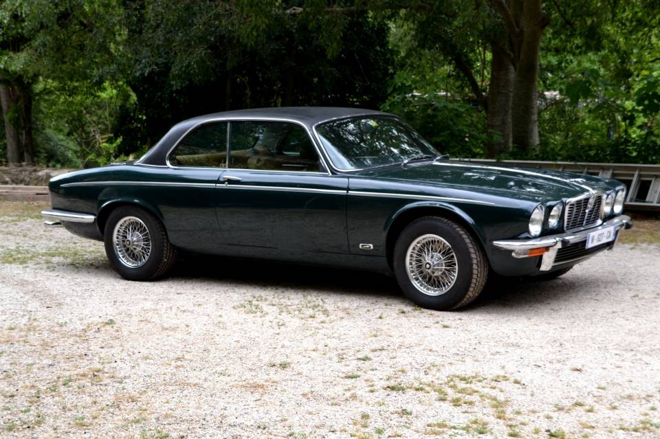 Jaguar xj12 Coupe