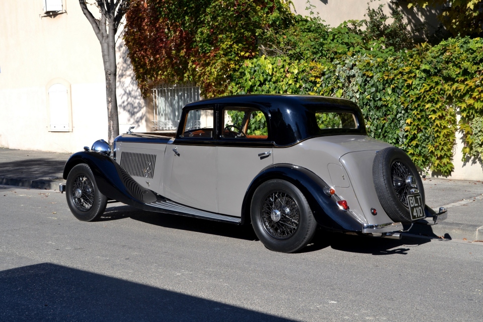 1935 BENTLEY 3 1/2 Litre Sports Saloon