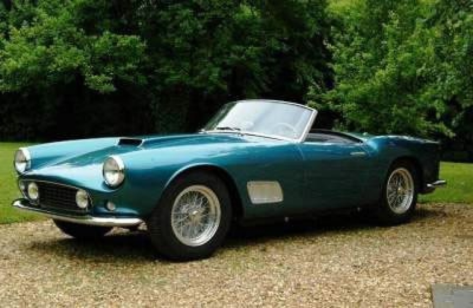 1959 FERRARI 250 GT LWB California Spyder